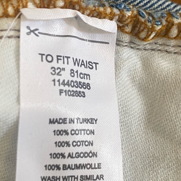 NWT ASOS Men’s Jorts Jean Denim Shorts Size 32 5 Pocket Design Destructed Cuffed - Picture 4 of 4